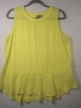 KAARI BLUE SLEEVLESS CAMI TANK LIME GREEN OPEN V-NECK RUFFLED FLOWY WOMENS LARGE